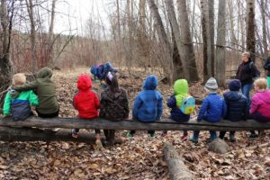 This image has an empty alt attribute; its file name is nature-kids-3-1.jpg